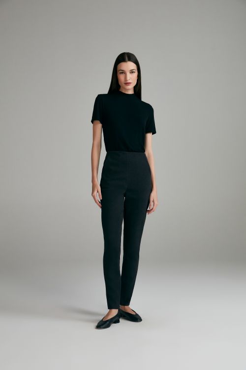 T  - SHIRT DANIELA - 4 PRETO ALEHA