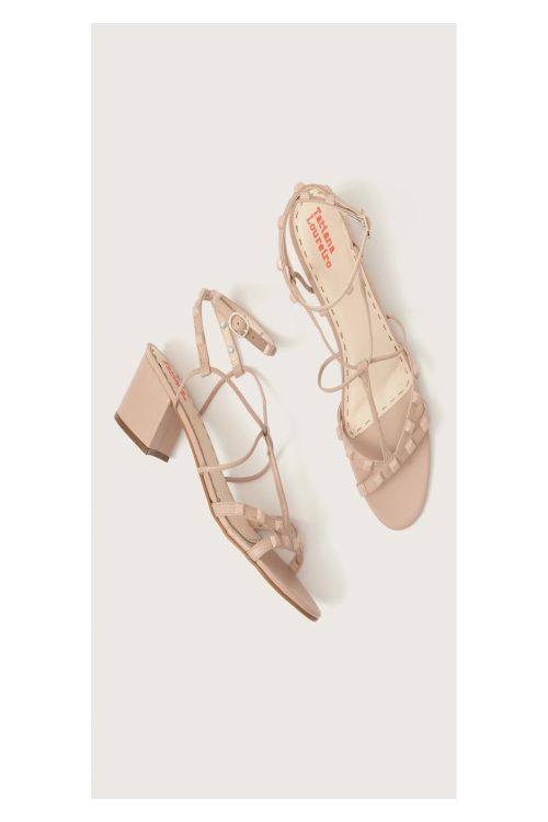 SANDALIA GLADIADORA SPIKE BAUNILHA TATIANA LOUREIRO
