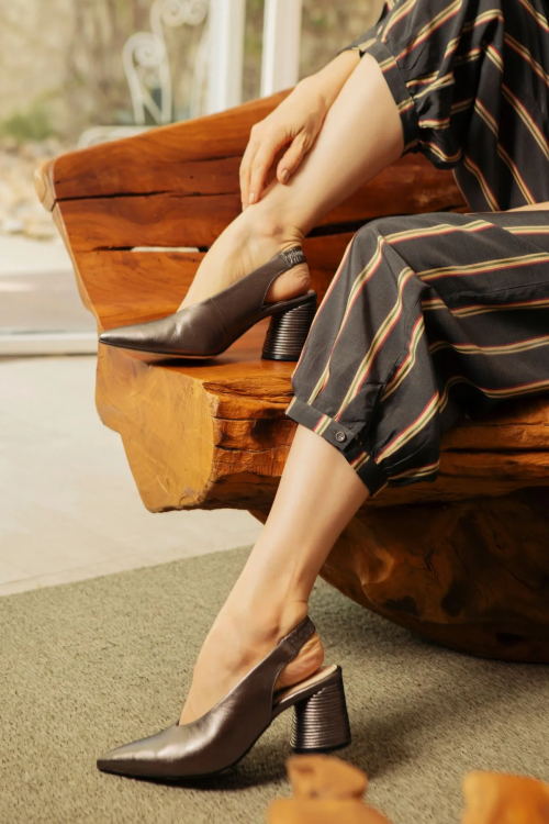 SCARPIN SLINGBACK SALTO CIRCULAR ACO TATIANA LOUREIRO