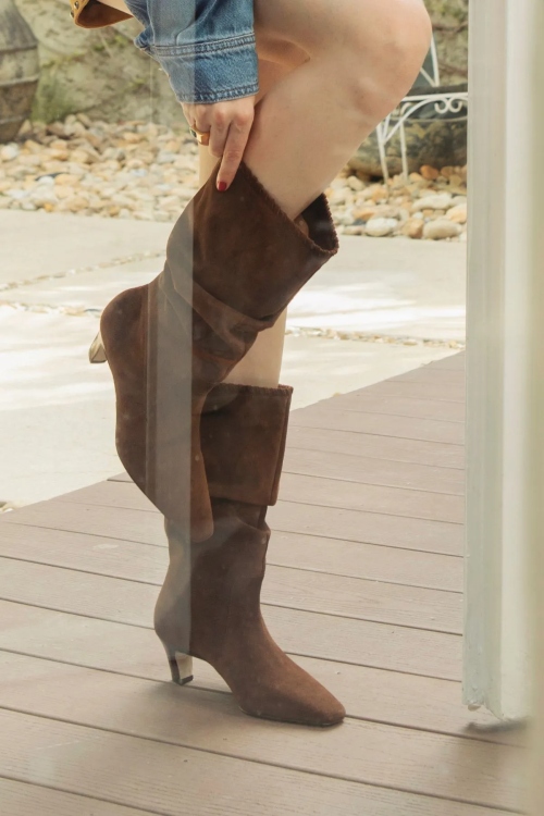 BOTA SLOUCH CHOCOLATE TATIANA LOUREIRO