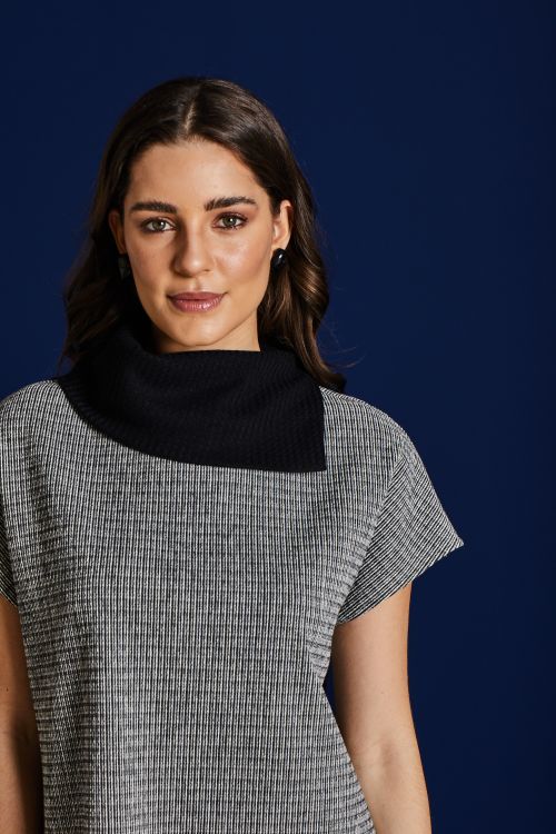 BLUSA MESCLA LISTRADA DETALHE NA GOLA CINZA CLARO VOAR