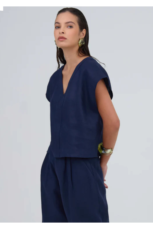 BLUSA QUADRADA DEC. V EM TRICOT AZUL MARINHO VIVIANE FURRIER