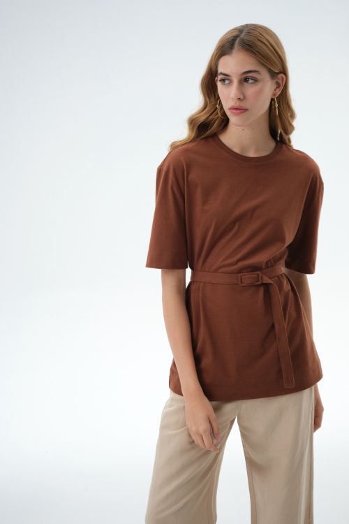 T-SHIRT LIDIA COM CINTO ALEHA