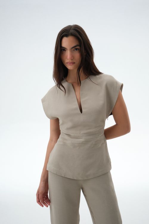 BLUSA MAVIE DECOTE V DETALHE FRANZIDO NA CINTURA VERDE MENTA ALEHA