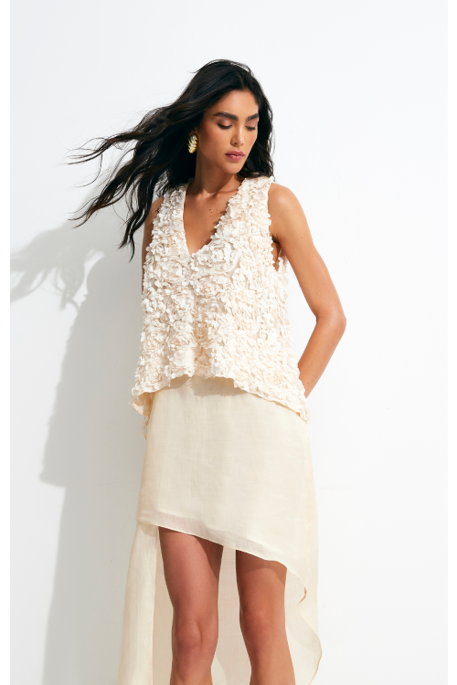 VESTIDO TANIA APLICACAO DE FLOR CRU ALEHA