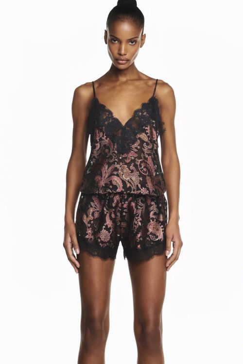 SHORTS ELASTICO COS GEORGETE DEVORE PRETO E VERMELHO RENDA PRETO TIG
