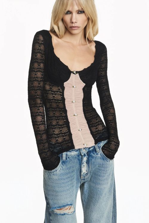 BLUSA MANGA LONGA RENDA PRETO FLORZINHA E TULE BEGE TIG