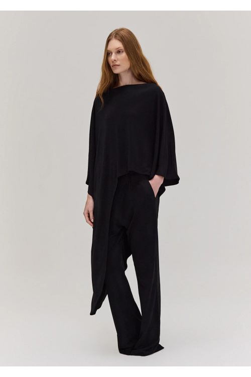 CONJUNTO BLUSA E CALCA ASSIMETRICA JERSEY PRETO TIG