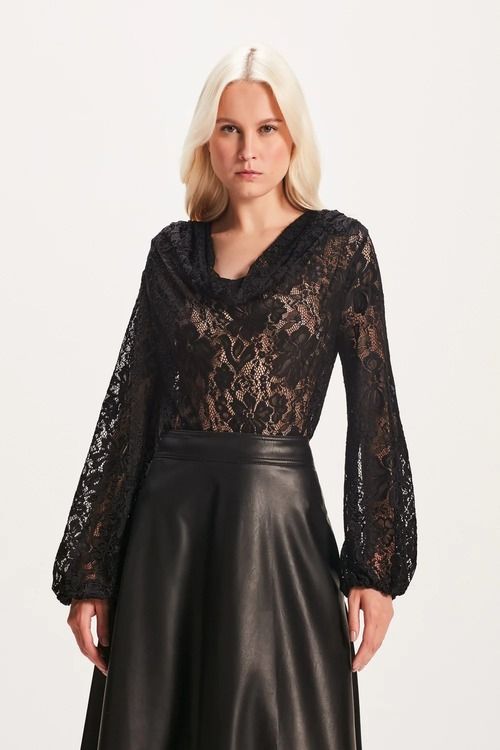 BLUSA GOLA RENDA PRETO TIG