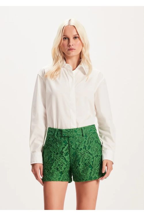 SHORTS RENDA VERDE TIG